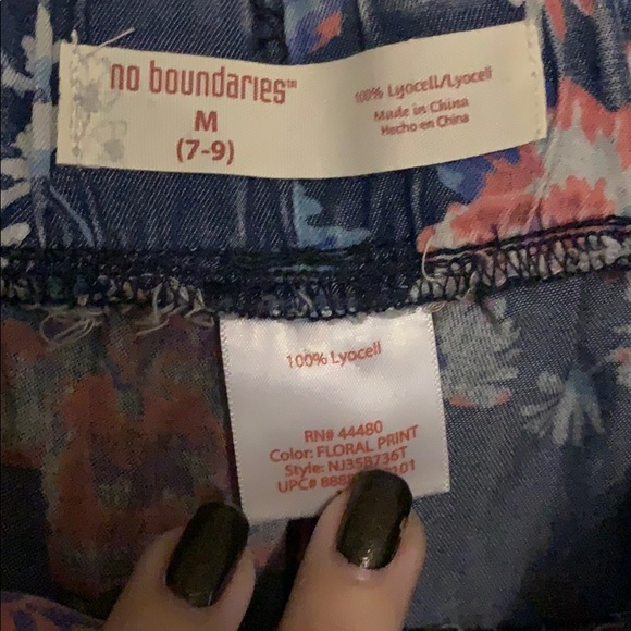 3/$25 Women’s pants NWT size 7/9 - Picture 5 of 8